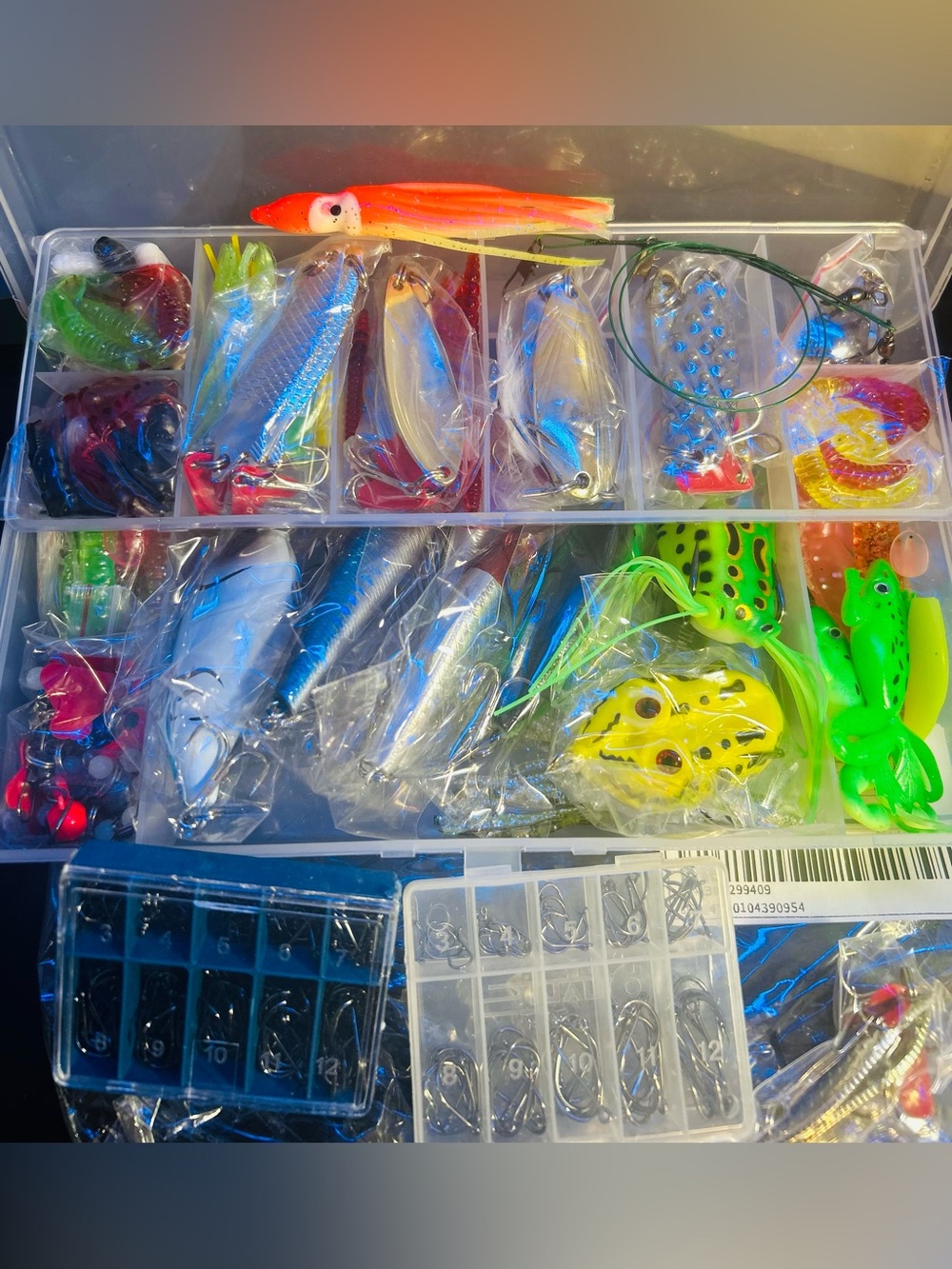 Assorted Fishing Lures Kit in Bright Multicolor | NEW IN KIT | - Picture 3 of 6